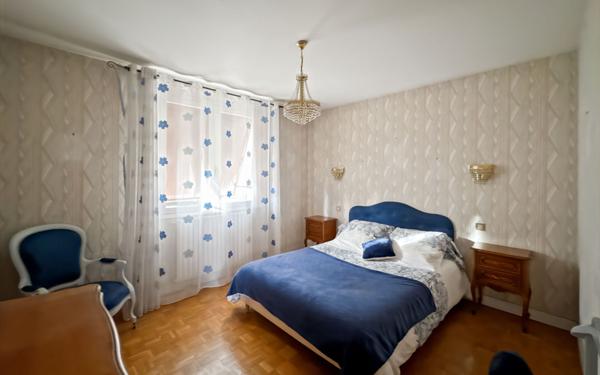 Maison à vendre    5 pièces • 172 m2 Boulazac