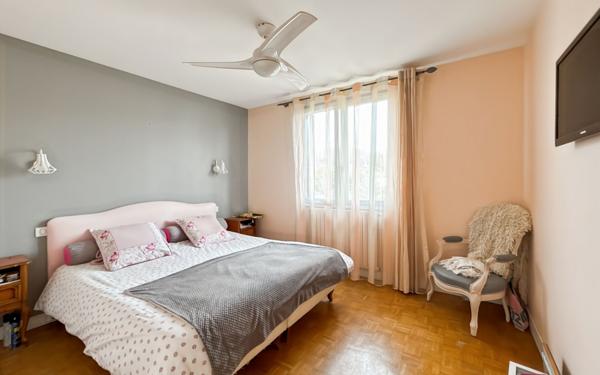 Maison à vendre    5 pièces • 172 m2 Boulazac