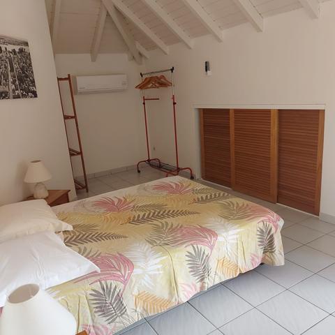 JOLIE VILLA T7 A VENDRE A TERRE DE HAUT LES SAINTESS