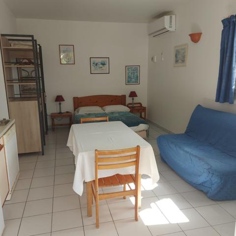 JOLIE VILLA T7 A VENDRE A TERRE DE HAUT LES SAINTESS