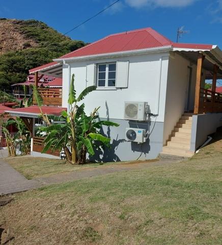 JOLIE VILLA T7 A VENDRE A TERRE DE HAUT LES SAINTESS