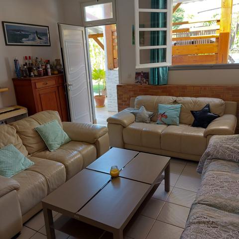 JOLIE VILLA T7 A VENDRE A TERRE DE HAUT LES SAINTESS