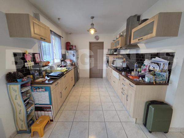 ⭐ MAISON FAMILIALE À CHAMPAGNÉ – UN BIEN OÙ IL FAIT BON VIVRE ⭐