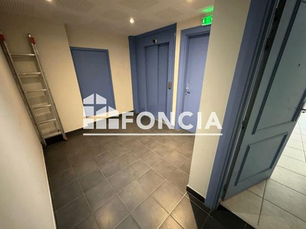 Location Studio 29.79 m² - 63 RUE VIALA LACOSTE Salon De Provence 13300