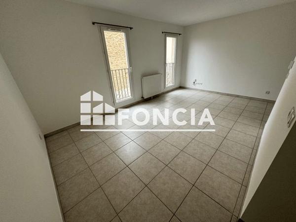 Location Studio 29.79 m² - 63 RUE VIALA LACOSTE Salon De Provence 13300