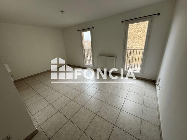 Location Studio 29.79 m² - 63 RUE VIALA LACOSTE Salon De Provence 13300