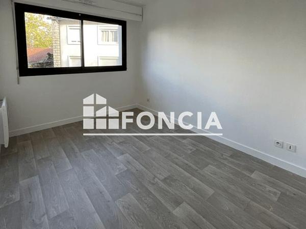 Location Appartement 3 pièces 70.3 m² - 7 ALLEE DU CLOS DE RIBRAY Niort 79000