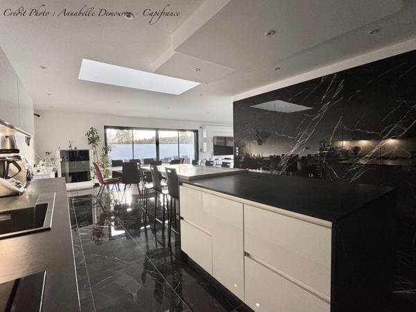 Villa contemporaine d'architecte à vendre 7 pièces CHATELGUYON (63)