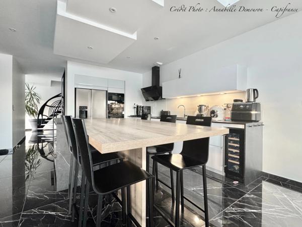 Villa contemporaine d'architecte à vendre 7 pièces CHATELGUYON (63)