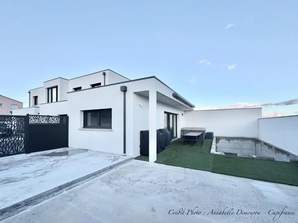 Villa contemporaine d'architecte à vendre 7 pièces CHATELGUYON (63)