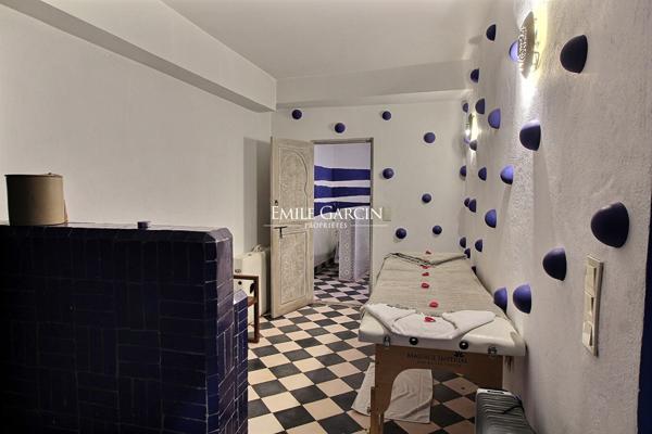À vendre Riad d'exception idéalement situé dans le quartier de Sidi Mimoune à Marrakech