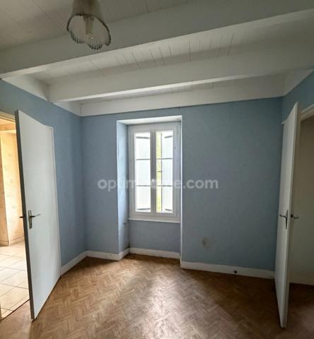 Taponnat. Maison 64 m² à rénover avec dépendances sur terrain de 1471 m²