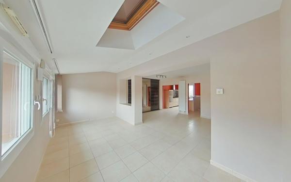 Maison à louer    6 pièces •  Chatuzange-le-Goubet