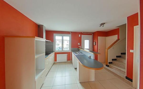 Maison à louer    6 pièces •  Chatuzange-le-Goubet