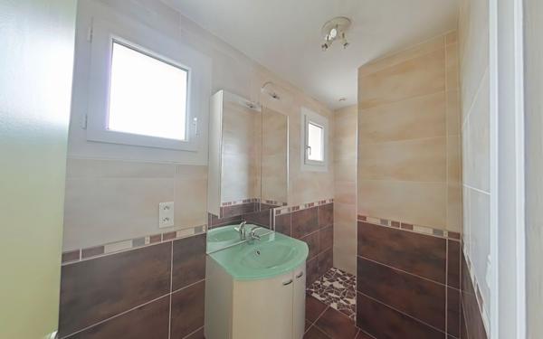 Maison à louer    6 pièces •  Chatuzange-le-Goubet