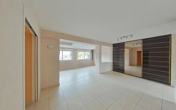 Maison à louer    6 pièces •  Chatuzange-le-Goubet