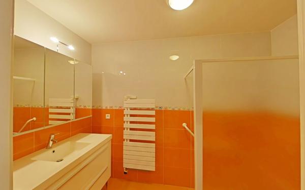 Maison à louer    6 pièces •  Chatuzange-le-Goubet