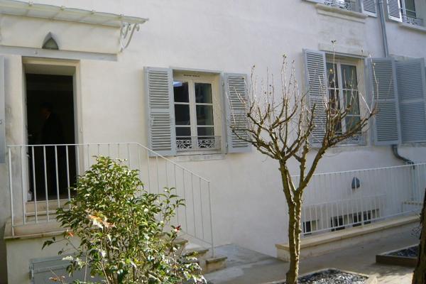 CENTRE LA ROCHELLE T4 JARDIN LOCAL VELOS