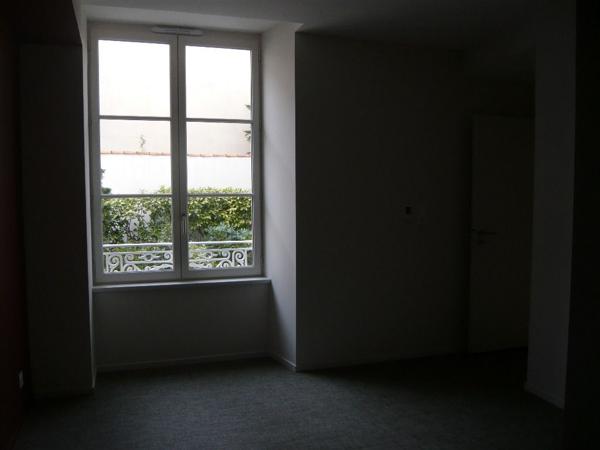 CENTRE LA ROCHELLE T4 JARDIN LOCAL VELOS