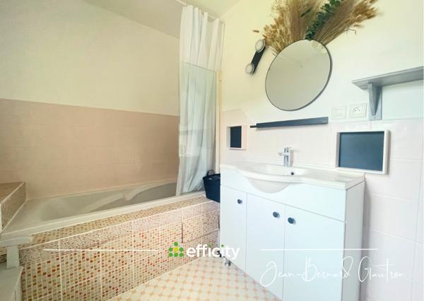 Maison
         7 pièces
        - 139 m² 285 000 € *