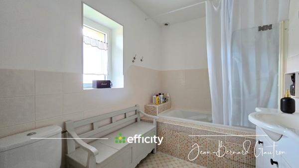 Maison
         7 pièces
        - 139 m² 285 000 € *