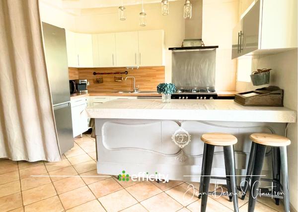 Maison
         7 pièces
        - 139 m² 285 000 € *