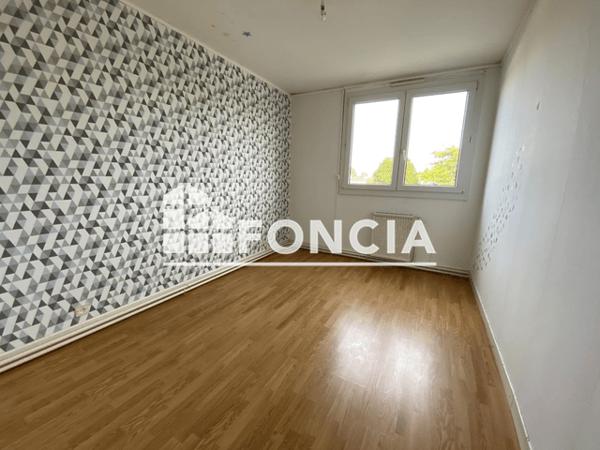 Location Appartement 4 pièces 79.84 m² - 2 RUE DU LIEGE Tours 37100