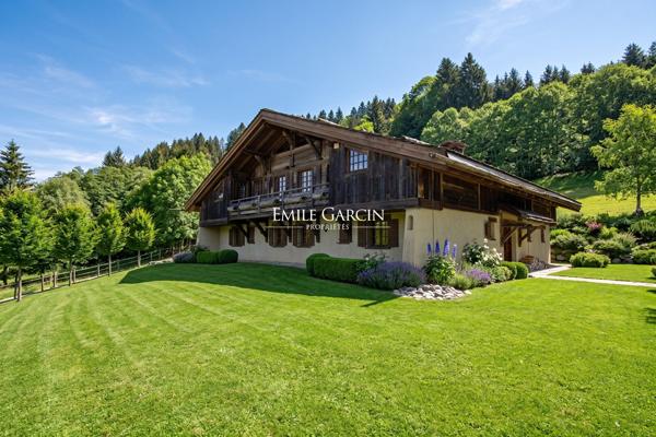 Ferme authentique restaurée à vendre Megève