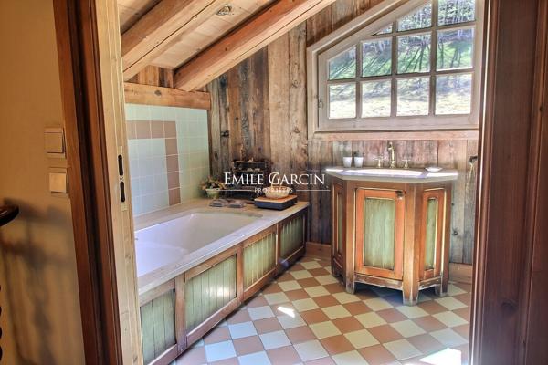 Ferme authentique restaurée à vendre Megève