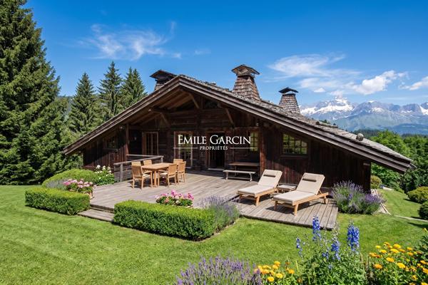 Ferme authentique restaurée à vendre Megève