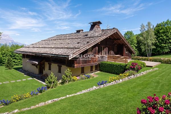Ferme authentique restaurée à vendre Megève