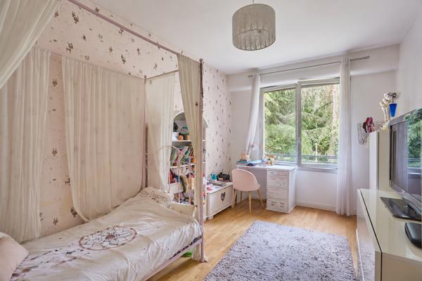 A VENDRE - Neuilly-sur-Seine - Saint-James - Appartement 140.48 m2 avec jardin privatif