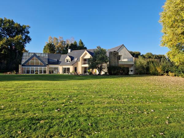 EN BRETAGNE!! PROPRIETE EXCEPTIONNELLE AVEC PISCINE... Pontivy (56300)