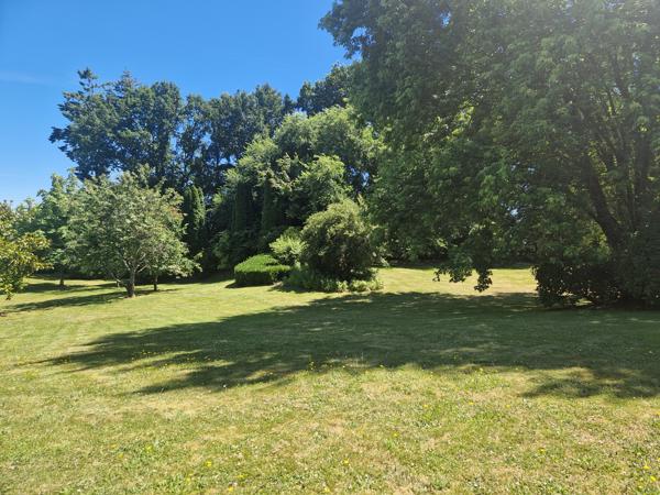 EN BRETAGNE!! PROPRIETE EXCEPTIONNELLE AVEC PISCINE... Pontivy (56300)