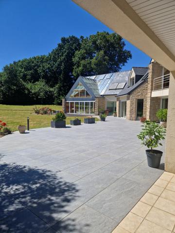 EN BRETAGNE!! PROPRIETE EXCEPTIONNELLE AVEC PISCINE... Pontivy (56300)