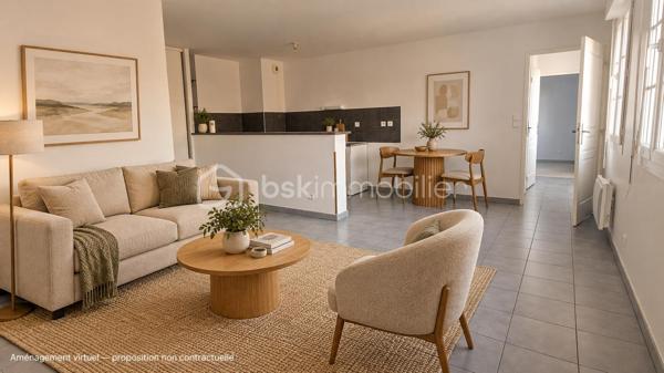 Appartement T2 d’environ 49 m² à Amiens avec garage fermé

Au pied des Hortillonnages et du chemin de halage, à proximité de Saint-Leu et du centre-ville d’Amiens, découvrez ce deux-pièces d’environ 49 m² avec garage fermé privatif en sous-sol. Un emplacement agréable pour profiter de la ville à pied et des promenades au bord de l’eau, avec le confort de disposer de votre propre stationnement.

Dans la contre-allée du boulevard de Beauvillé, cette petite résidence de 2010 accueille un appartement au calme, côté arrière, au premier étage avec ascenseur.

L’entrée avec placard mène à un séjour avec cuisine ouverte. Un dégagement dessert une chambre, une salle d’eau et des WC séparés.

Sans travaux à prévoir et actuellement vide, l’appartement est prêt à accueillir votre mobilier et vos envies de décoration. Vous pouvez vous installer et créer un intérieur à votre image, selon vos goûts.

Le garage fermé constitue un atout majeur de ce bien : un espace privatif pour stationner votre véhicule et disposer de rangement supplémentaire, à proximité du centre-ville.

Chauffage électrique individuel avec radiateurs programmables. DPE C.

Pour découvrir l’appartement, son garage et son environnement, contactez-moi et organisons une visite.