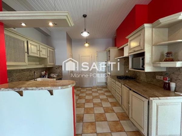 PROPRIETE AVEC DEPENDANCES PISCINE SUR VASTE TERRAIN ENTIEREMENT CLOS 10 minutes MEURSAULT, 20 minutes CHALON SUR SAONE/ BEAUNE