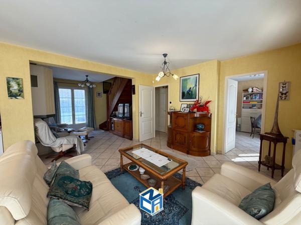 MAISON INDIVIDUELLE 4 CHAMBRES - GARAGE - TERRAIN 759M2