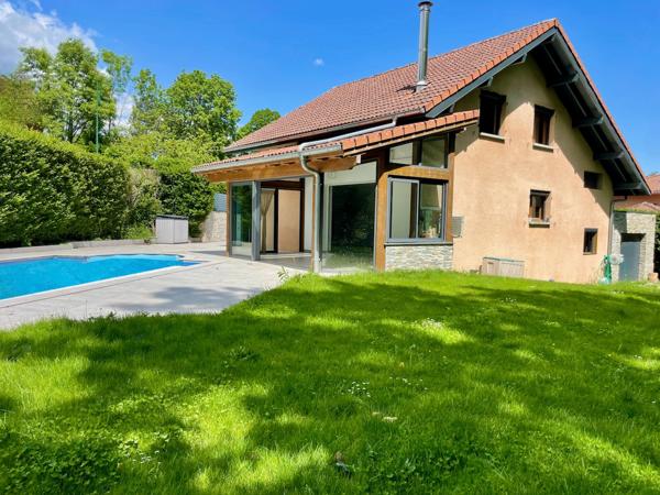 Échenevex (01170) Maison avec piscine et 5 chambres