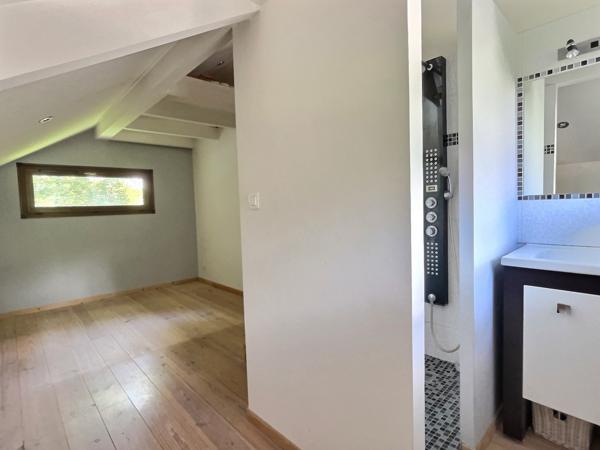 Échenevex (01170) Maison avec piscine et 5 chambres