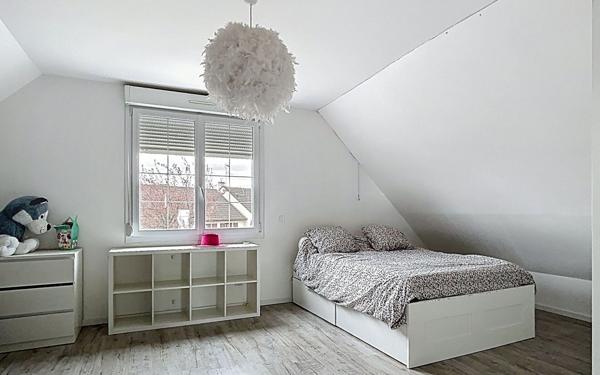 Maison à vendre    8 pièces • 187 m2 Saint-Brice-Courcelles