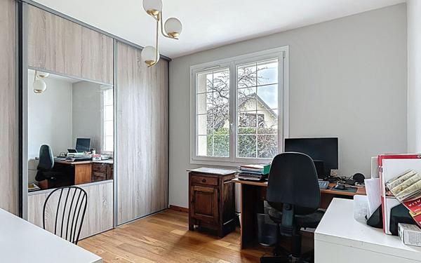 Maison à vendre    8 pièces • 187 m2 Saint-Brice-Courcelles