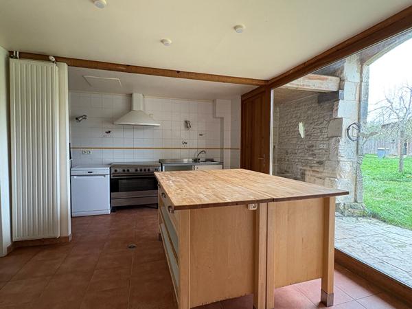 Maison à louer 6 pièces 17700