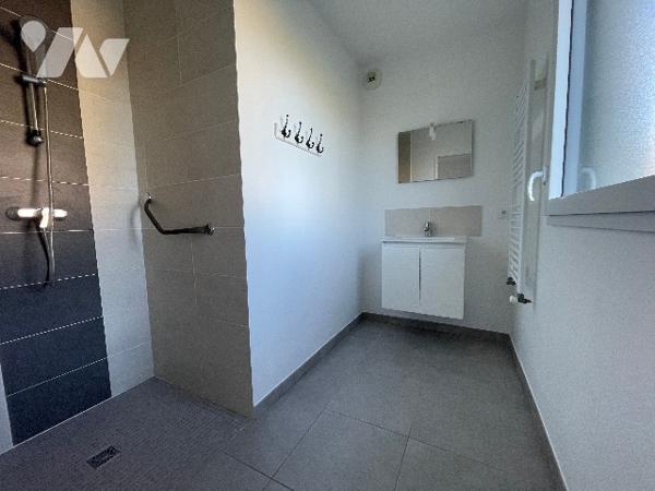 MAISON  RÉCENTE 4 CHAMBRES CAMPAGNE  DE ROTHENEUF