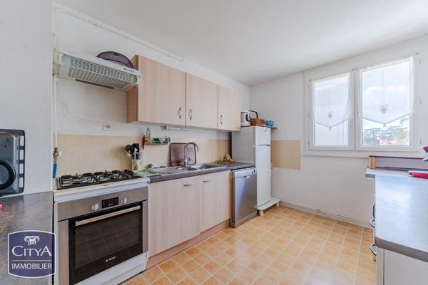 Appartement à vendre 3 pièces 69m² Saint-Cyr-sur-Loire (37540)