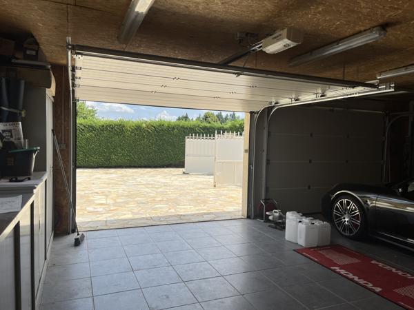 Saint-Bonnet-de-Mure (69720) SAINT BONNET DE MURE, MAISON DE PLAIN PIED 3 CHAMBRES + GARAGE DOUBLE SUR TERRAIN CLOS DE 890 m²