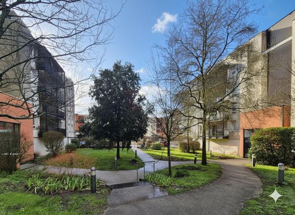 GRADIGNAN -ATTIQUE 4 pièce(s) 81.24 m2