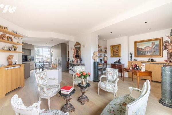 Appartement de 80m2 - 2 chambres - Est / Ouest - balcon terrasse de 38m2. 