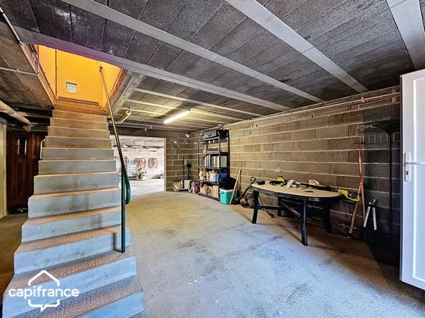 Maison 117 m² (DPE B), 3 chambres, sous-sol, terrain 802m² – THOUARS centre à pied