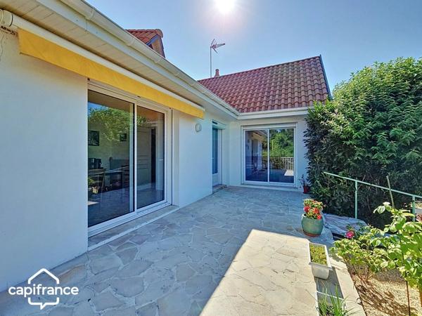 Maison 117 m² (DPE B), 3 chambres, sous-sol, terrain 802m² – THOUARS centre à pied